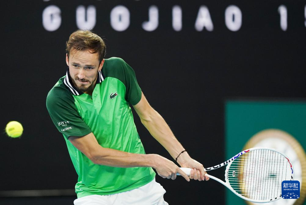 许多玩家纷 许多玩家纷