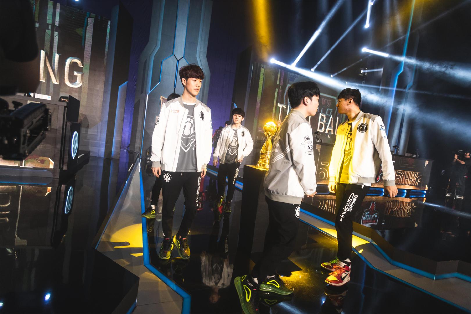 回归母队 回归母队